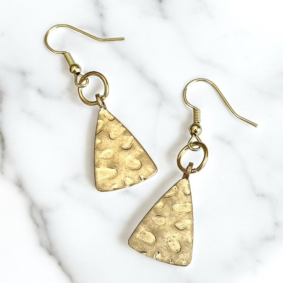 5 For $25💫Gold Textured Triangles Earrings Dangles - Picture 5 of 5